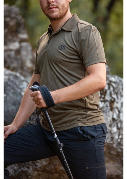 Polo Yaka Kartal Figürlü T-Shirt