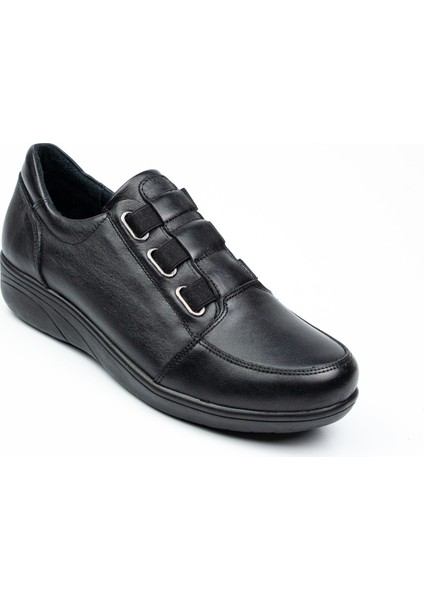 142 Lastikli Siyah Deri Kadın Günlük Ayakkabı