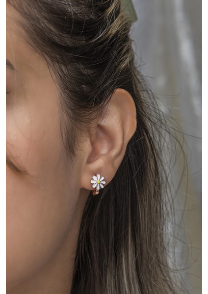 925 Ayar Gümüş Rose Mineli Papatya Model Küpe fiyatları