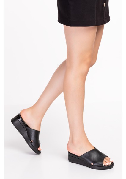 Kadın Siyah Deri Taban Rahat Terlik fiyatları