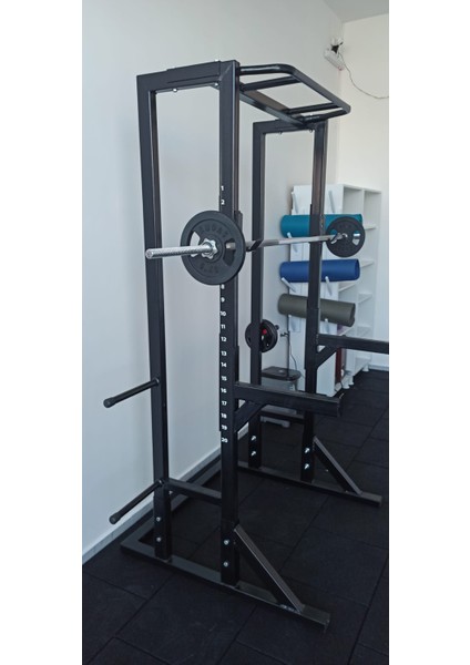 Squat Rack Çalışma Istasyonu