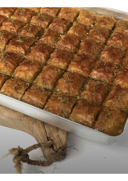 Baklava Tepsisi 25X35X4 (600gr) 4cm