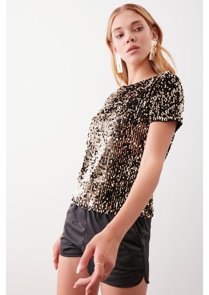 Pul Payetli Kısa Kol Bluz modelleri