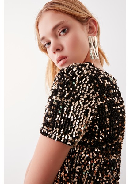 Pul Payetli Kısa Kol Bluz indirimleri