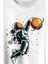 Uzayda Satürn Gezegeni Yanında Basketbol Oynayan Astronot Basketball Baskılı Tişört Unisex T-Shirt 2