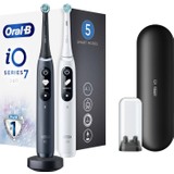 Oral-B iO - 7 Şarjlı Diş Fırçası  2’li Set Siyah/Beyaz