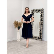 giyimmasalı Puantiye Detaylı Kayık Yaka Midi Boy Elbise - Siyah