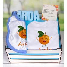 eJOYA Ahşap Sandıkta Kişiye Özel Zıbın Önlük Ve Taş İsimlik Bebek  Seti 109466