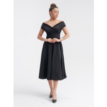 Kayık Yaka Midi Elbise - Siyah