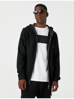 Koton Fermuarlı Kapşonlu Sweatshirt Cepli Etiket Baskılı
