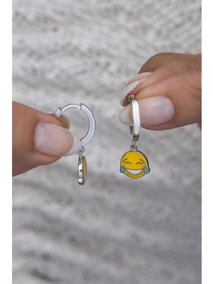 Nereze 925 Ayar Gümüş Sallantılı Mineli Gülen Surat Yüz Küpe