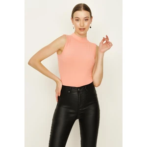 Select Moda Kadın Balıkçı Yaka Kolsuz Alttan Çıtçıtlı Body
