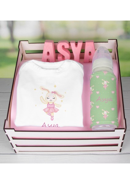 Ahşap Sandıkta Kişiye Özel Zıbın Biberon Ve Taş İsimlik Bebek Seti 109484
