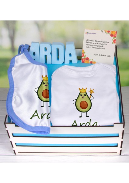 Ahşap Sandıkta Kişiye Özel Zıbın Önlük Ve Taş İsimlik Bebek Seti 109446