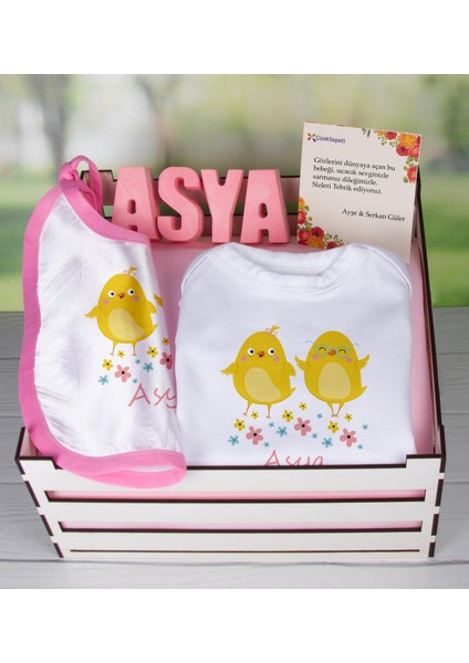 Ahşap Sandıkta Kişiye Özel Zıbın Önlük Ve Taş İsimlik Bebek Seti 109453