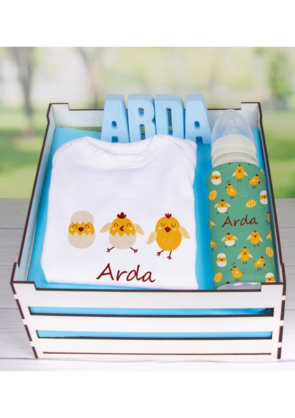 Ahşap Sandıkta Kişiye Özel Zıbın Biberon Ve Taş İsimlik Bebek Seti 109478