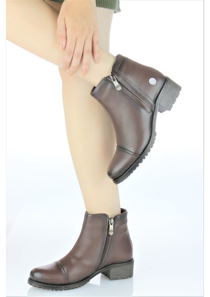 Kadın Deri Klasik Tarz Alçak Topuklu Yarım Bot M23-KB1080 modelleri