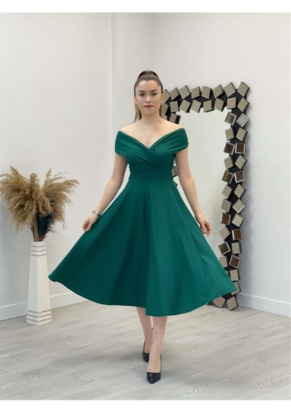 Kayık Yaka Midi Elbise Kloş Silüet Zümrüt Yeşil Klasik Tarz Kadın Giyimi fiyatları