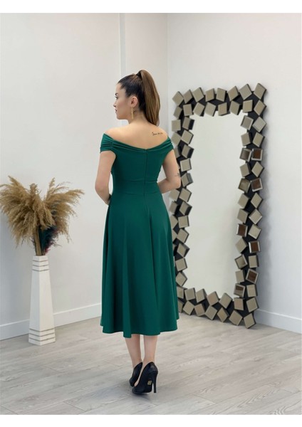 Kayık Yaka Midi Elbise Kloş Silüet Zümrüt Yeşil Klasik Tarz Kadın Giyimi modelleri