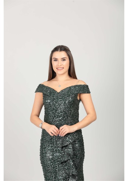 Kayık Yaka Eteği Volanlı Fırfır Detaylı Payet Elbise - Zümrüt modelleri