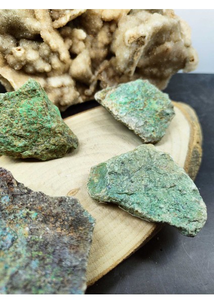 Küçük Krizokol Ham Doğal Taş Kaya (Sertifikalı)