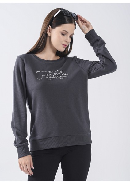 Bisiklet Yaka Baskılı Füme Kadın Sweatshirt 22K0375K1 modelleri