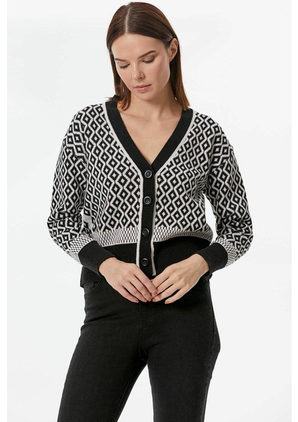 Düğmeli Geometrik Desenli Triko Hırka - Siyah