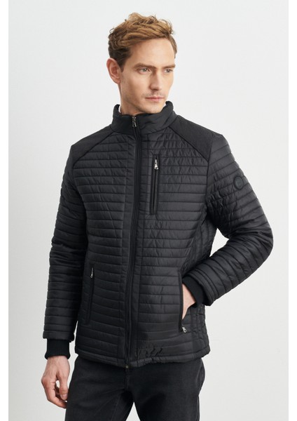 Erkek Siyah Standart Fit Normal Kesim Soğuk Hava Geçirmez Desenli Şişme Mont