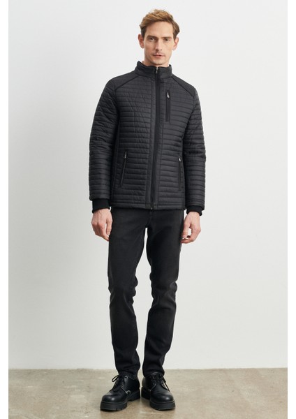 Erkek Siyah Standart Fit Normal Kesim Soğuk Hava Geçirmez Desenli Şişme Mont indirimleri