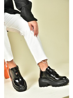Fox Shoes Siyah Rugan Kalın Tabanlı Günlük Kadın Ayakkabı N820015408