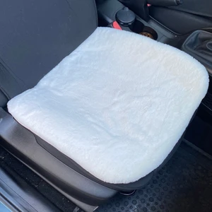 Oto Aksesuarcım Yumuşak Tüylü Peluş Serme Oto Koltuk Koruyucu Minder Ön Tekli Beyaz
