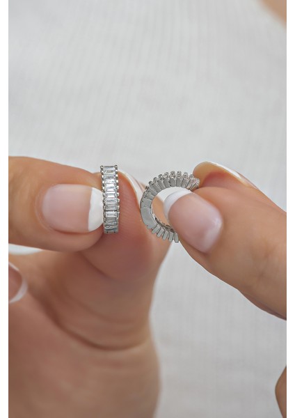 925 Ayar Gümüş 10 mm Baget Taşlı Tamtur Küpe