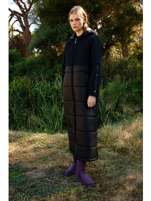 Micca She Helene Üst Beden Kapitone Kaplı Spor Manto-Siyah