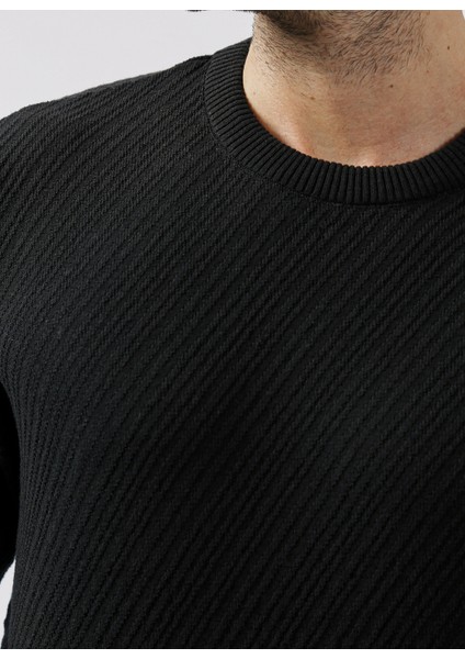 O Yaka Armürlü Siyah Erkek Kazak TR2013700255 indirimleri