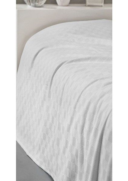 Pamuk Çift Kişilik Pike Yatak Örtüsü Damalı