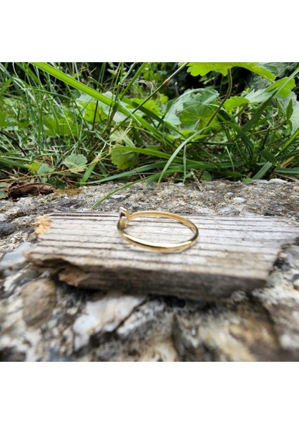 Minimal Altın Yüzük - 14 Ayar Altın Oval 0.50 Karat Zirkon Taşlı Minimal Tektaş Kadın Yüzük indirimleri