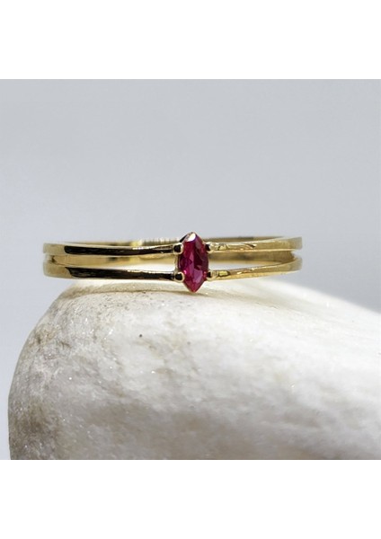 Tektaş Altın Yüzük - 14 Ayar Altın Markiz 0.30 Karat Yakut Taşlı Minimal Tek Taş Kadın Yüzük