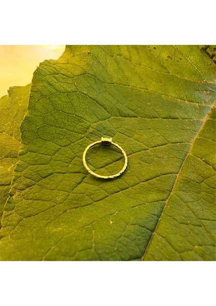 0,35CT Firuze Taşlı Dövülü Eskitme Minimal Tasarım 14 Ayar Altın Yüzük-Firuze Taşlı Tektaş Yüzük