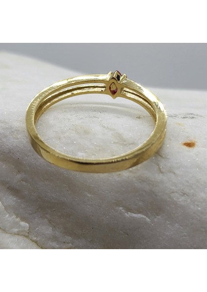 Tektaş Altın Yüzük - 14 Ayar Altın Markiz 0.30 Karat Yakut Taşlı Minimal Tek Taş Kadın Yüzük indirimleri