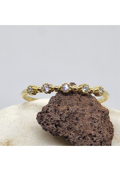 Yarım Tur Altın Yüzük - 14 Ayar Altın 0.45 Karat Beş Taş Zirkon Taşlı Minimal Yüzük - Altın Yüzük