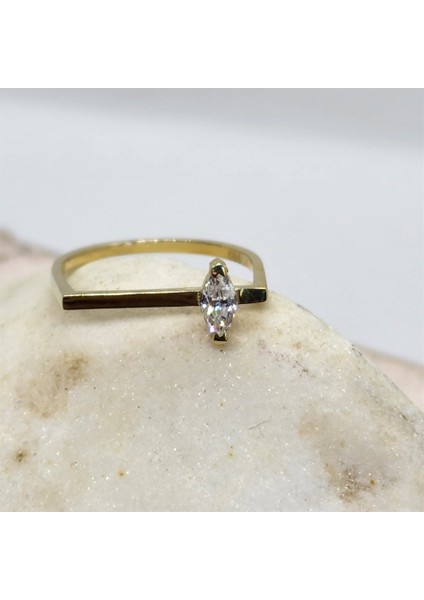 Gümüş Yüzük - 0.40 CT Mekik Taşlı Pırlanta (Swarovski) Taşlı Kare Kol Tasarım 925 Ayar Gümüş Yüzük indirimleri