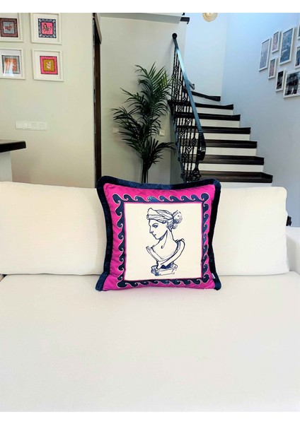 Dekoratif Büst Desenli Kırlent Kılıfı - Heritage Serisi 50 x 50