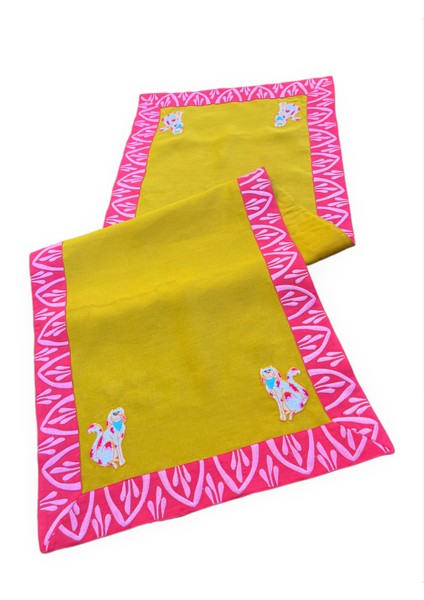 Pembe Köpek Desenli Hardal Keten Dekoratif Runner ( 1 Adet ) fiyatları