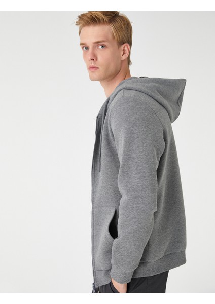 Fermuarlı Kapşonlu Sweatshirt