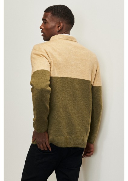 Erkek Bej Hakı Standart Fit Normal Kesim Polo Yaka Şardonlu Yumuşak Dokulu Triko Kazak indirimleri