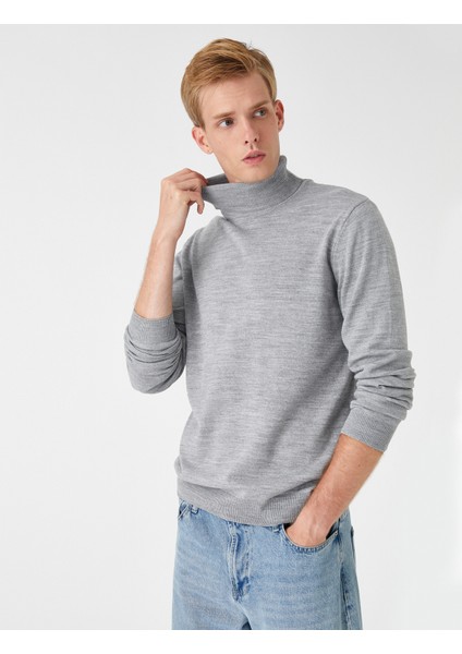 Basic Boğazlı Kazak