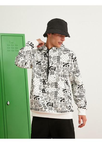 Kapşonlu Sweatshirt Şal Desenli fiyatları