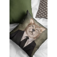 RugViva Premium Tay Tüyü Dokuma Kumaş Çift Taraflı Kıyafetli Kurt Kırlent Kılıfı 43X43 Cm KRL957