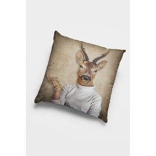 RugViva Tay Tüyü Dokuma Kıyafetli Bayan Geyik Premium Kumaş Çift Taraflı Kırlent Kılıfı 43X43 Cm KRL870