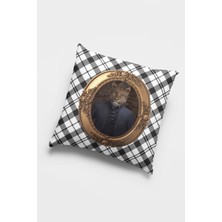 RugViva Dokuma Kumaş Kıyafetli Hayvanlar Çita Premium Tay Tüyü Çift Taraflı Kırlent Kılıfı 43X43 Cm KRL947